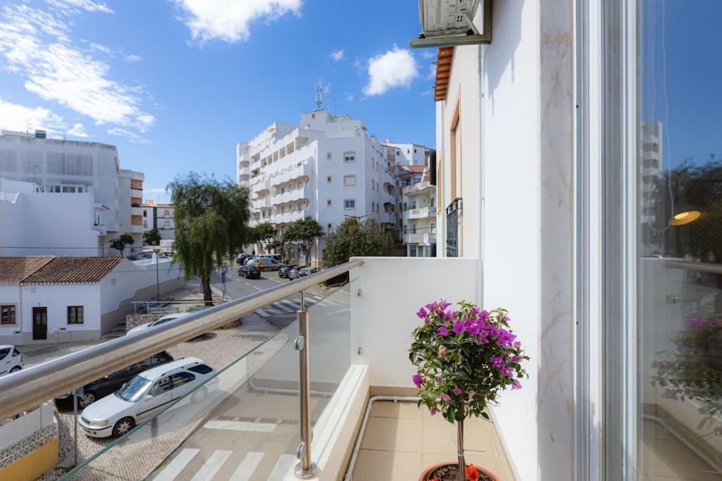 Townhouse With Stunning Sea Views And Terrace *